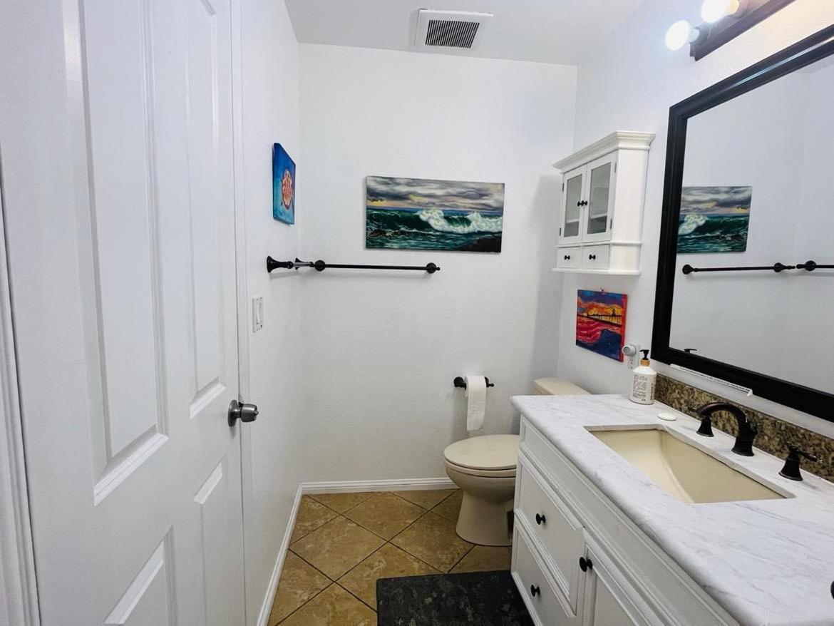 Costa Mesa Homestay - Private Rooms With 2 Shared Baths And Hosts Onsite Bagian luar foto